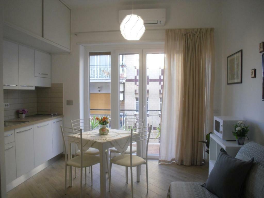 Lovely Little Apartment In Via Aurelia Рим Екстериор снимка