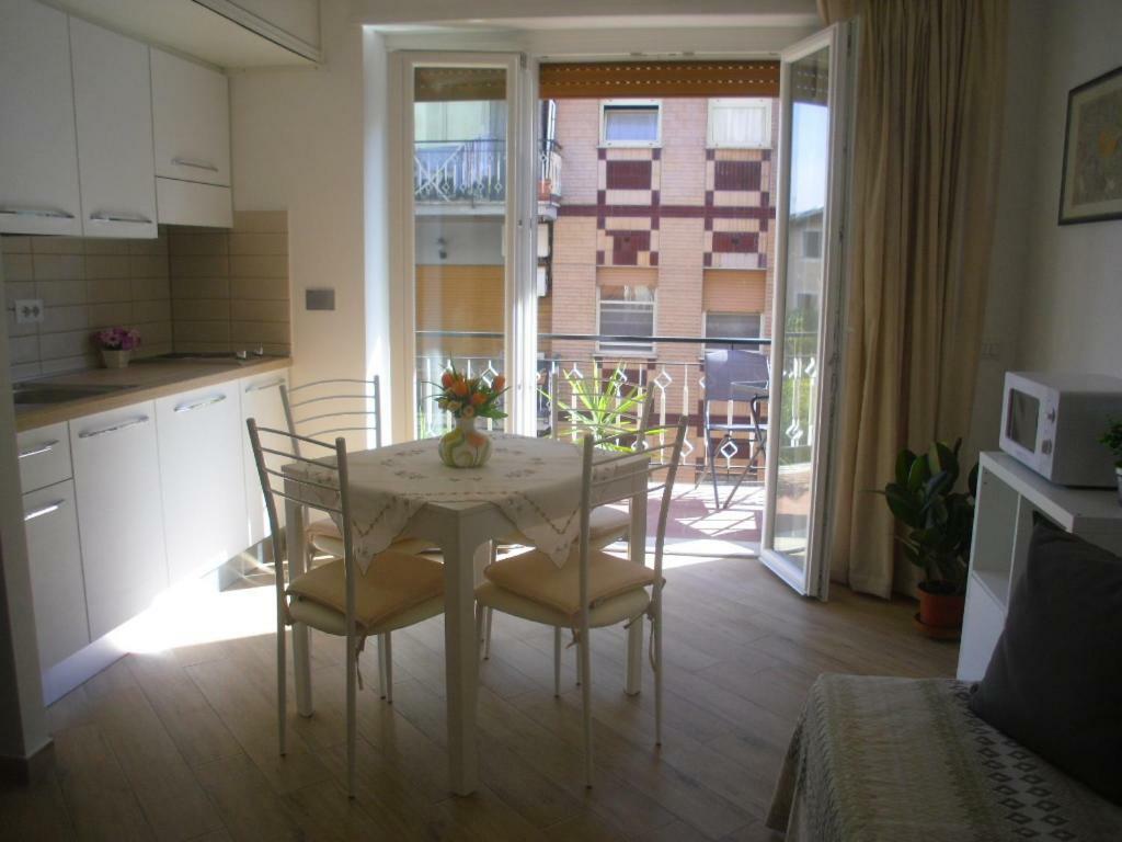 Lovely Little Apartment In Via Aurelia Рим Екстериор снимка