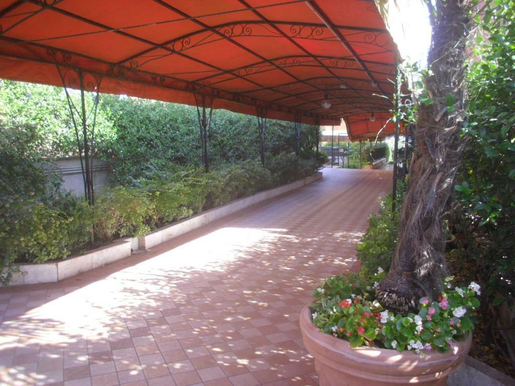 Lovely Little Apartment In Via Aurelia Рим Екстериор снимка