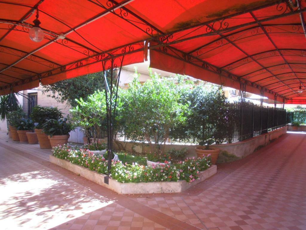 Lovely Little Apartment In Via Aurelia Рим Екстериор снимка